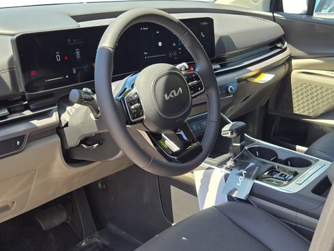 New 2026 Kia Carnival EX FWD image 17
