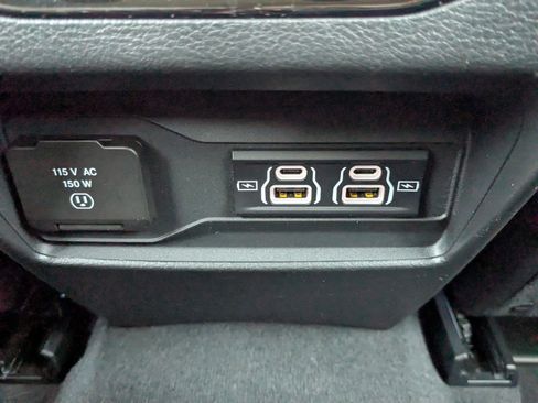 Used 2025 Jeep Grand Cherokee Altitude image 17