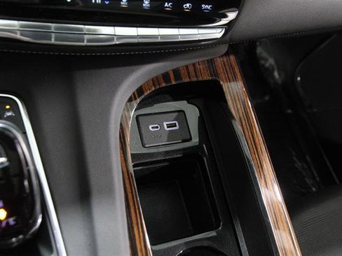 Certified 2023 Cadillac Escalade Premium Luxury image 17