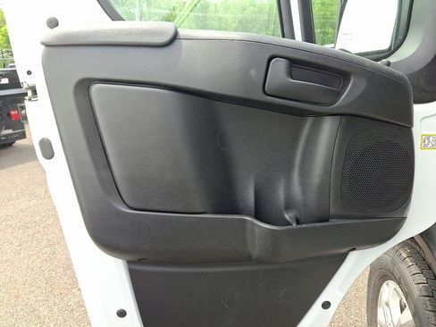 New 2025 RAM ProMaster 1500 w/ Quick Order Package 22G SLT image 8