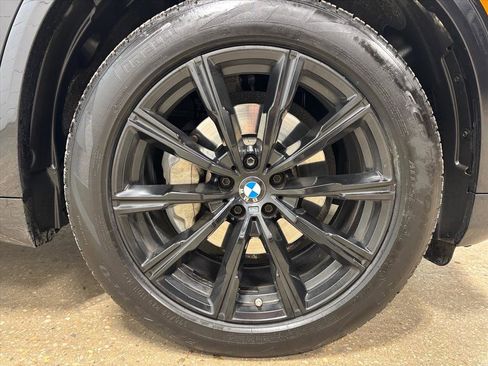 Used 2023 BMW X5 xDrive40i w/ M Sport Package image 11