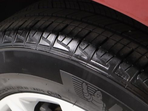 Used 2024 Chevrolet Equinox LT w/ LPO, Floor Liner Package image 16