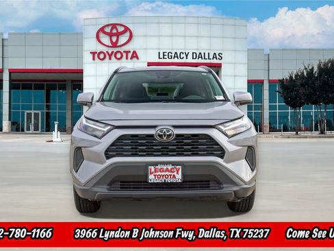 Used 2025 Toyota RAV4 LE AWD/4WD image 4