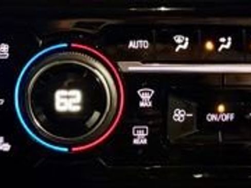 Used 2023 Chevrolet Silverado 1500 LTZ w/ LTZ Premium Package image 40