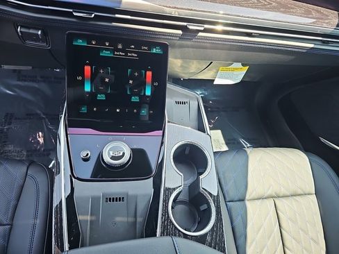 New 2026 Cadillac Escalade IQ Sport 1 w/ LPO, ONYX Package image 27