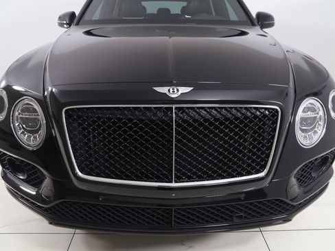 Used 2019 Bentley Bentayga image 57