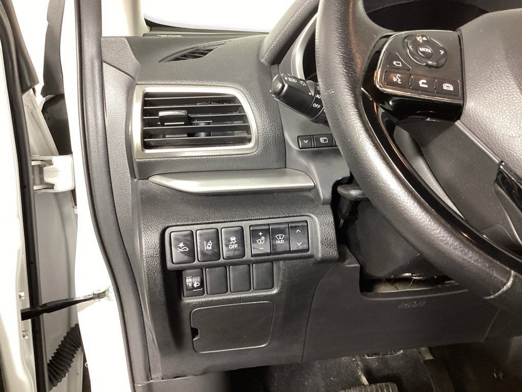Used 2018 Mitsubishi Eclipse Cross SEL AWD/4WD image 12