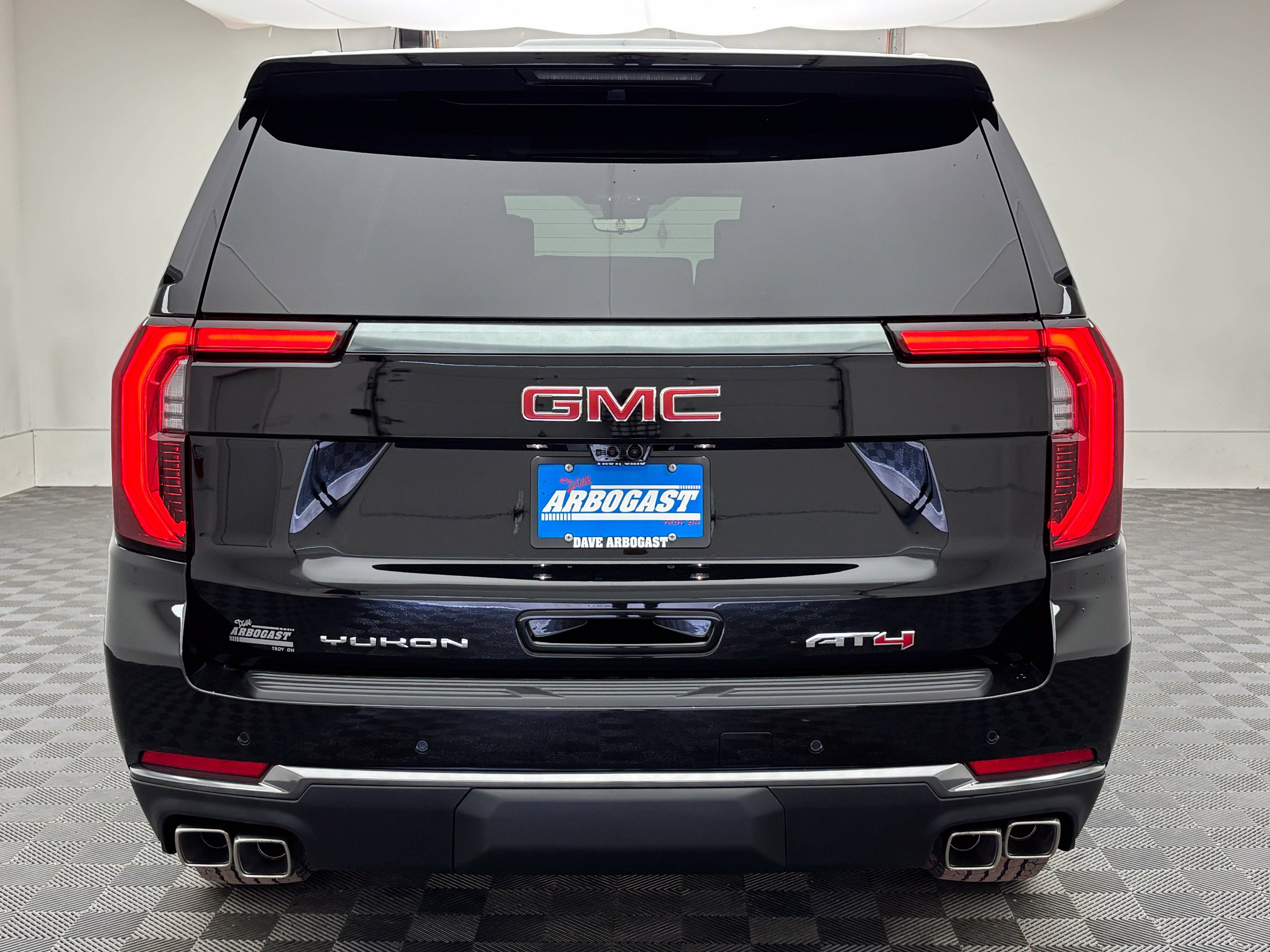 New 2026 GMC Yukon XL AT4 w/ AT4 Premium Plus Package AWD/4WD image 11
