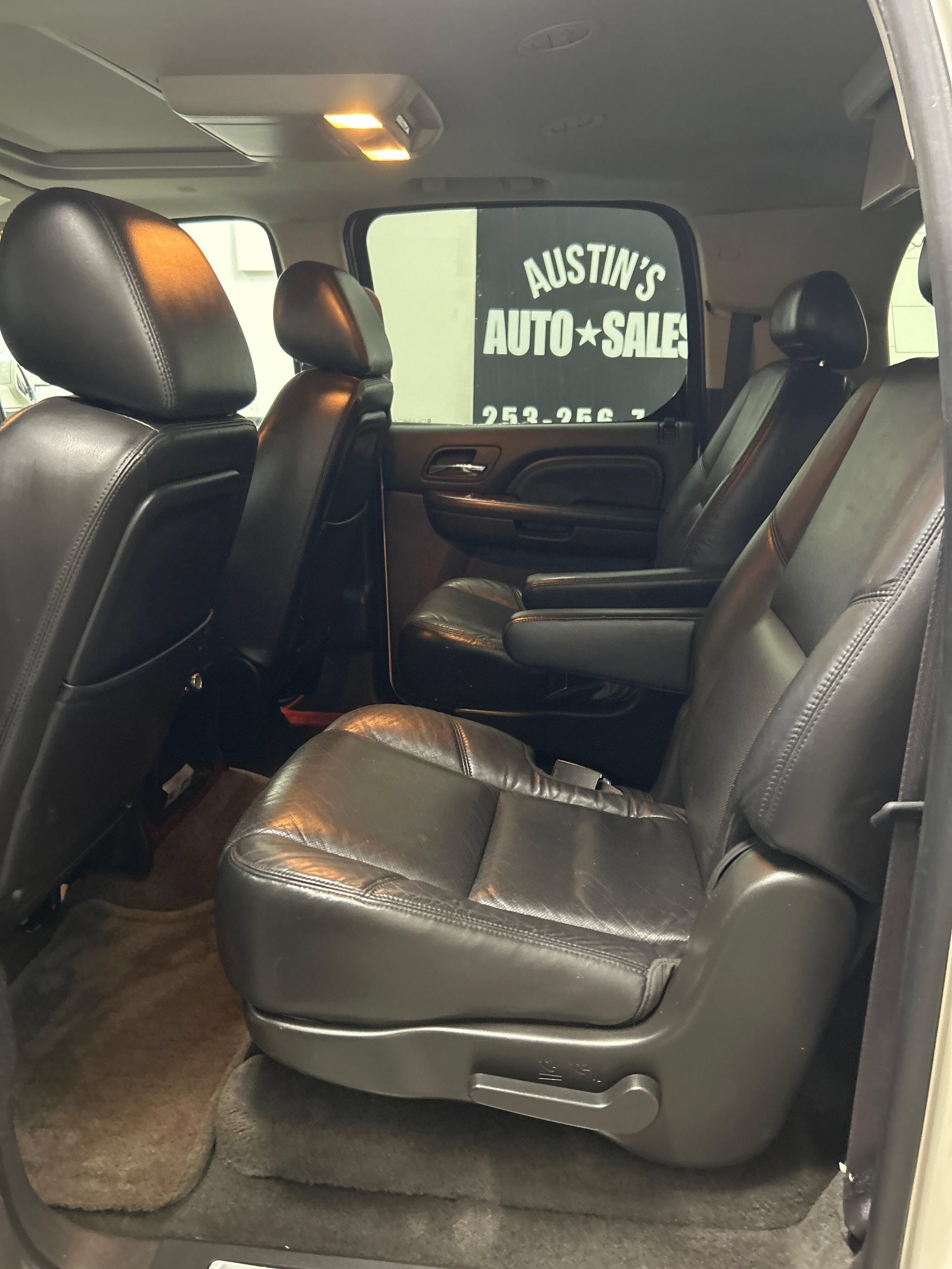 Used 2010 Cadillac Escalade ESV Premium AWD/4WD image 10