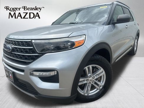 Used 2020 Ford Explorer XLT w/ Equipment Group 202A RWD image 1