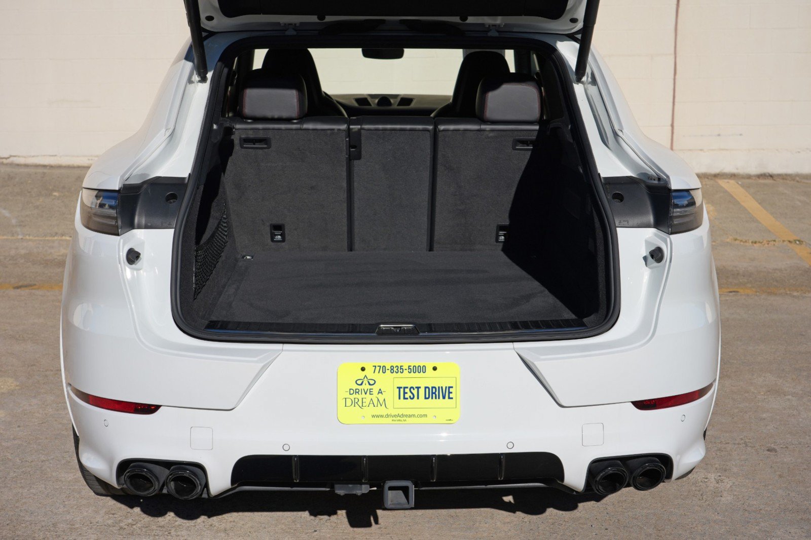 Used 2022 Porsche Cayenne GTS w/ Towing Package w/o Tow Ball AWD/4WD image 10