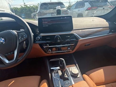 Used 2022 BMW 530i xDrive w/ Convenience Package AWD/4WD image 17