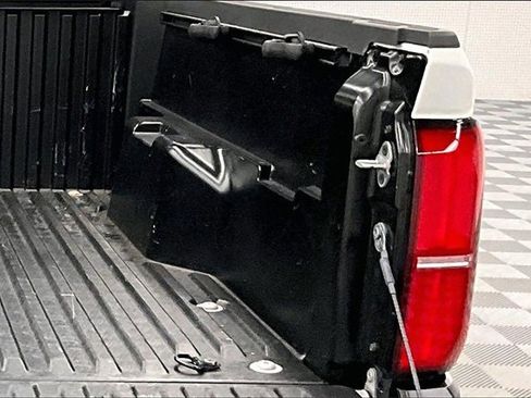 Used 2024 Toyota Tacoma SR image 27