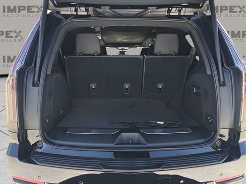 Used 2025 Cadillac Escalade Sport w/ LPO, ONYX Package image 30