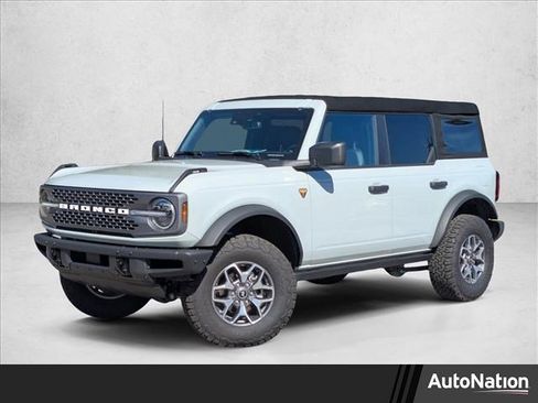 Used 2024 Ford Bronco Badlands image 1
