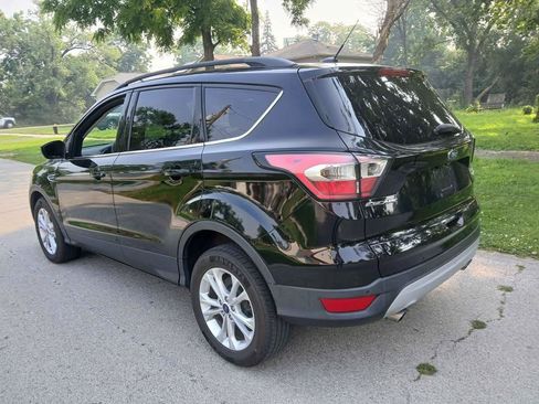 Used 2017 Ford Escape SE w/ Equipment Group 201A AWD/4WD image 8