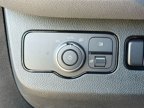 Used 2023 Mercedes-Benz Sprinter 3500 image 28