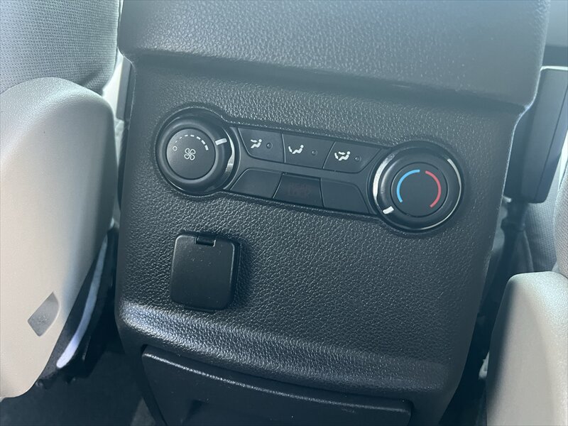 Used 2013 Ford Explorer FWD image 16