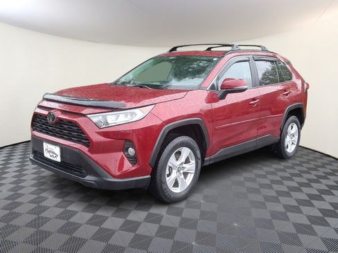 Used 2020 Toyota RAV4 XLE w/ Convenience Package AWD/4WD image 3