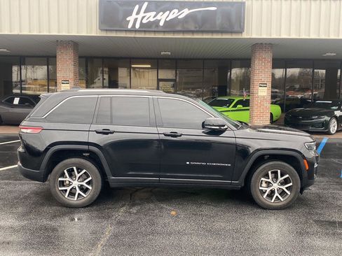 Certified 2023 Jeep Grand Cherokee Limited image 4