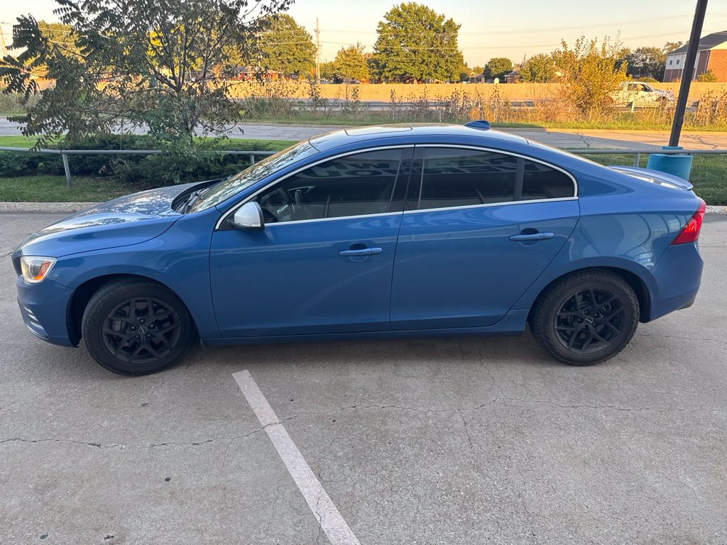 Used 2017 Volvo S60 T6 R-Design Platinum AWD/4WD image 4