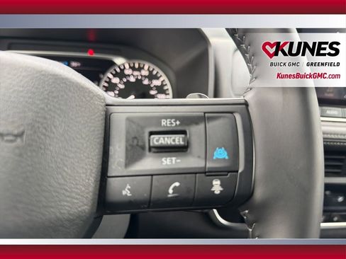 Used 2025 Nissan Rogue SV image 27