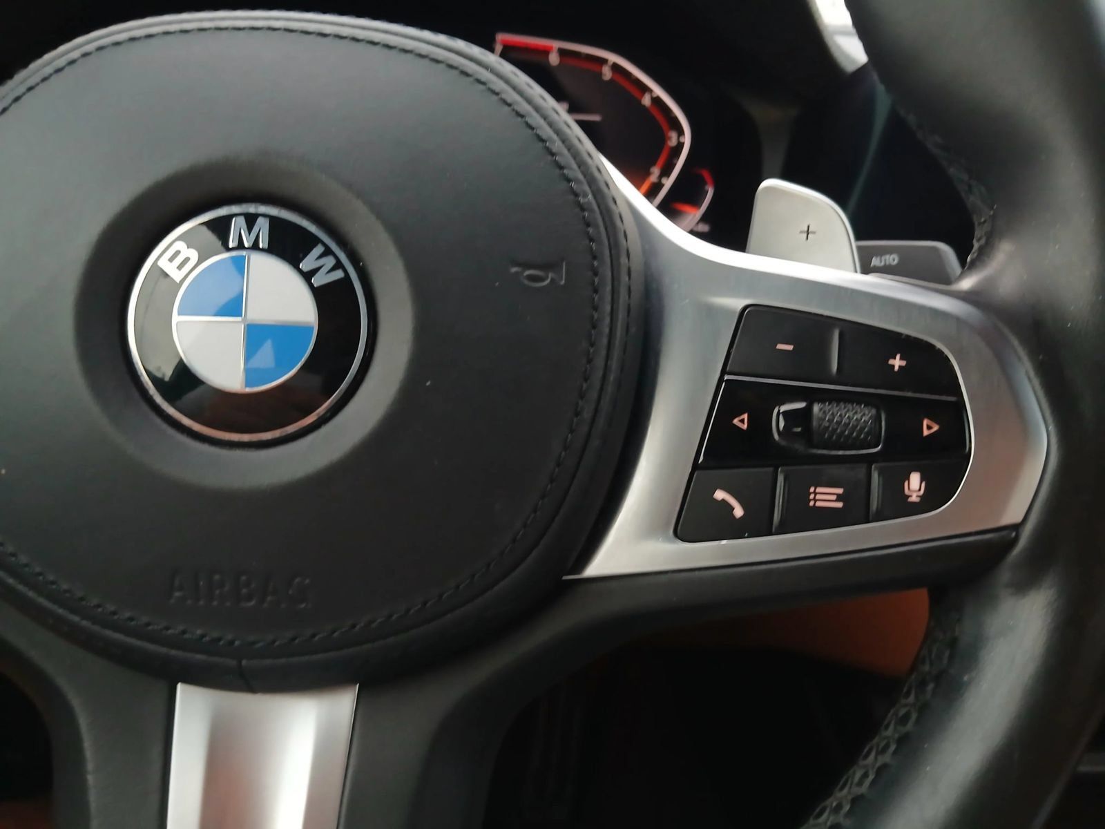 Used 2020 BMW 330i Sedan w/ M Sport Package RWD image 27