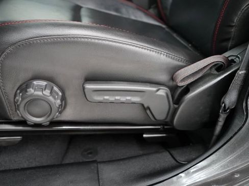 Used 2018 Jeep Wrangler Unlimited Rubicon w/ Dual Top Group image 12