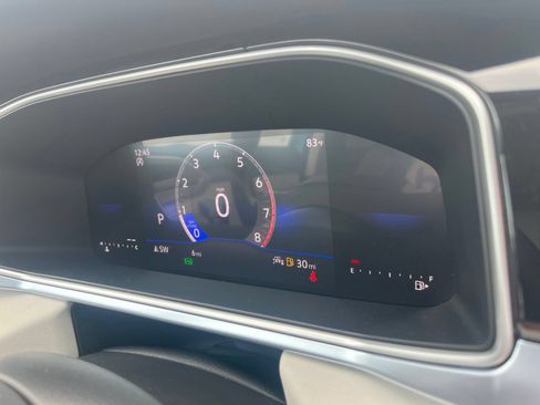 New 2026 Volkswagen Taos SE FWD image 13
