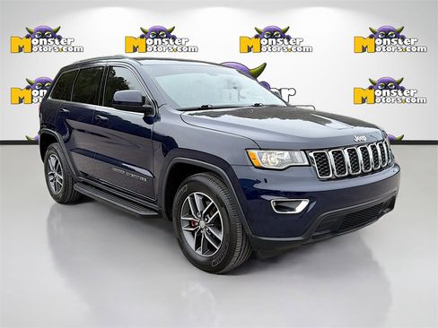 Used 2018 Jeep Grand Cherokee Laredo image 3