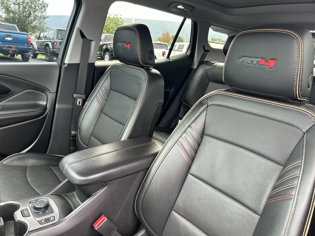 Used 2024 GMC Terrain AT4 w/ Tech Package AWD/4WD image 23