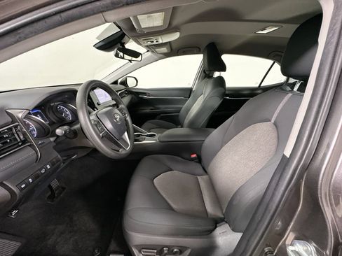 Used 2021 Toyota Camry LE FWD image 30