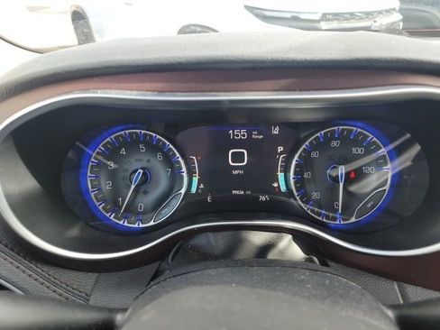 Used 2017 Chrysler Pacifica Limited w/ Advanced Safetytec Group image 18