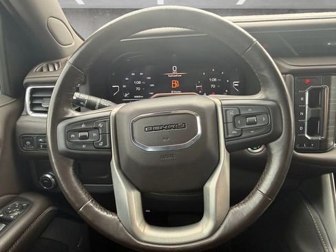 Used 2022 GMC Yukon XL Denali RWD image 21