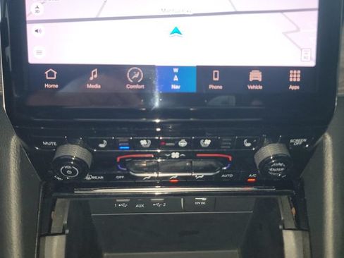 Certified 2023 Jeep Grand Cherokee L Overland AWD/4WD image 20
