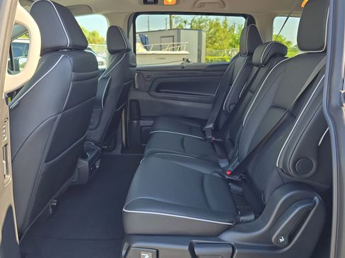 New 2026 Honda Odyssey Touring image 15