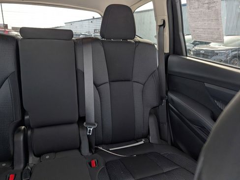 Used 2023 Subaru Ascent Premium w/ Convenience Package image 14