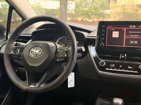 Used 2021 Toyota Corolla LE FWD image 15