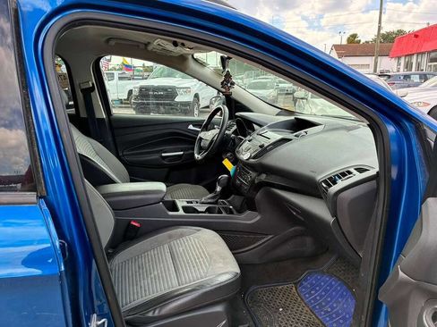 Used 2017 Ford Escape SE w/ SE Sport Appearance Package FWD image 7
