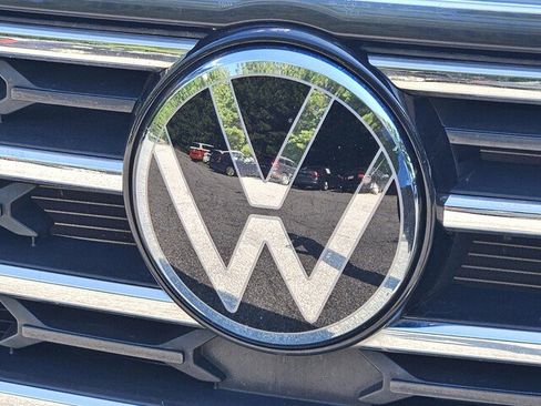 Used 2025 Volkswagen Atlas SE FWD image 32