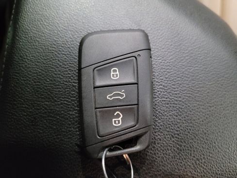 Used 2019 Volkswagen Jetta SEL FWD image 32