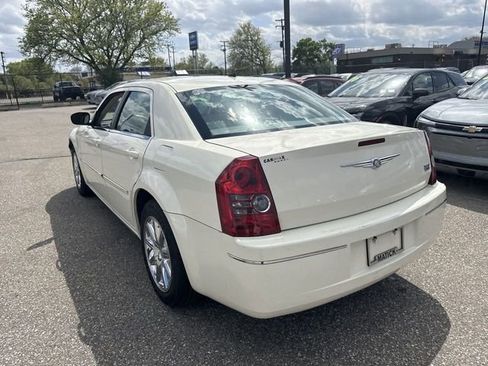 Used 2008 Chrysler 300 Touring RWD image 4