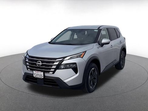 Used 2025 Nissan Rogue SV FWD image 7
