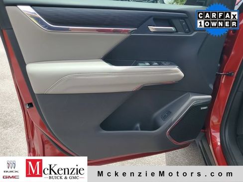 Used 2024 GMC Acadia Elevation FWD image 8