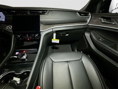 New 2025 Jeep Grand Cherokee Limited w/ Trailer Tow Package image 26