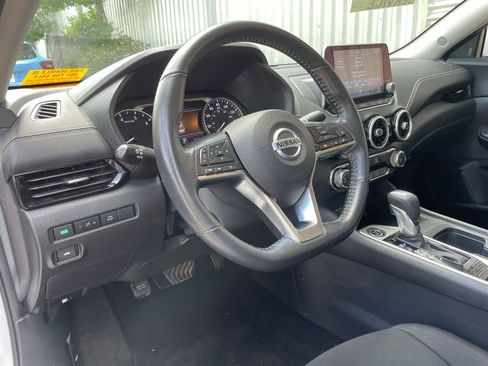 Used 2023 Nissan Sentra SV image 9