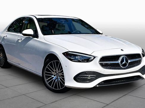 Used 2025 Mercedes-Benz C 300 4MATIC Sedan image 3