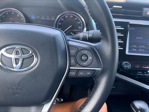 Used 2018 Toyota Camry XLE FWD image 25