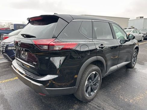 Used 2025 Nissan Rogue SV image 10