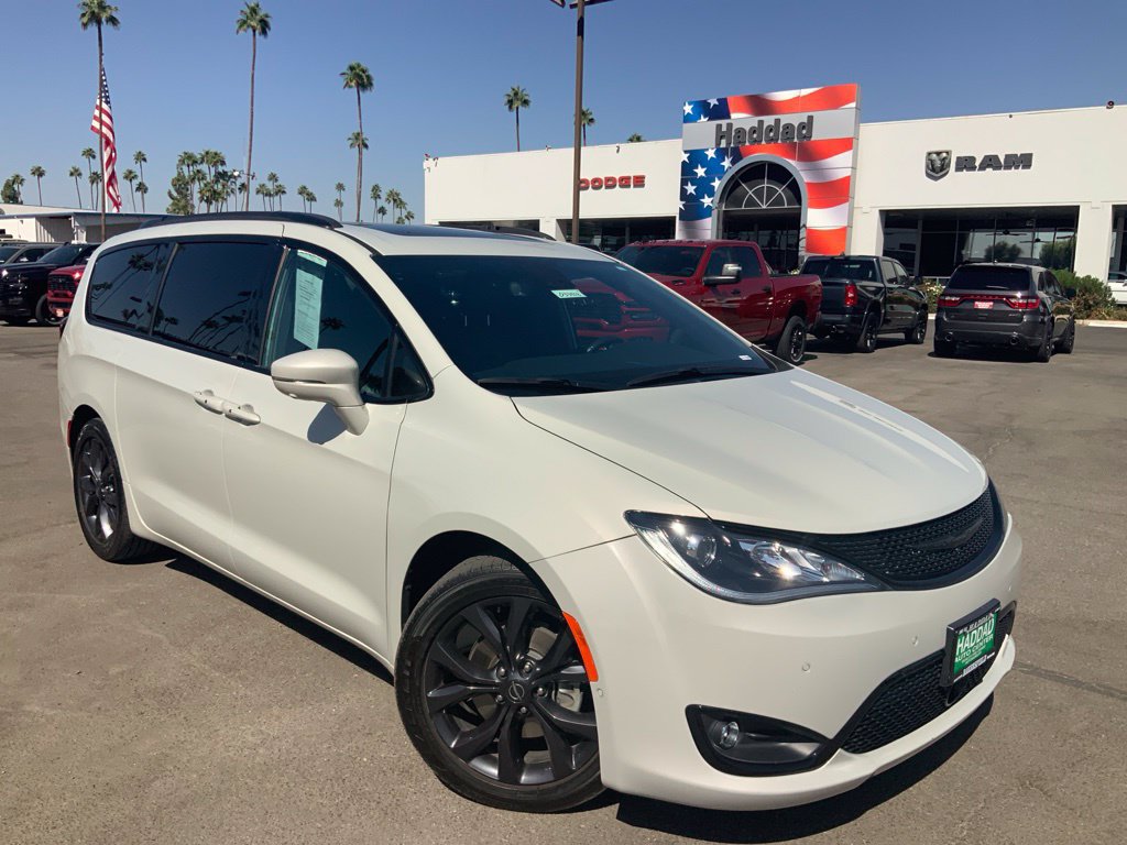 Certified 2020 Chrysler Pacifica Limited FWD image 1